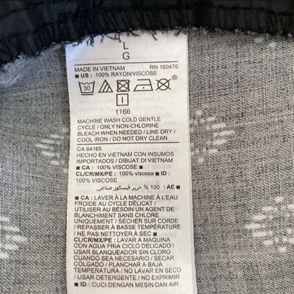 Old Navy Black Aztec Pull On Pants Size Large - Picture 5 of 5